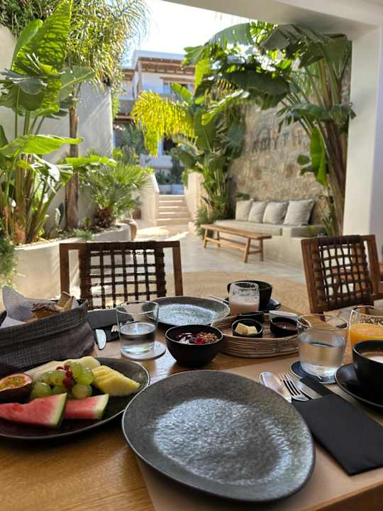 Gastro Amyth of Mykonos Super Paradise