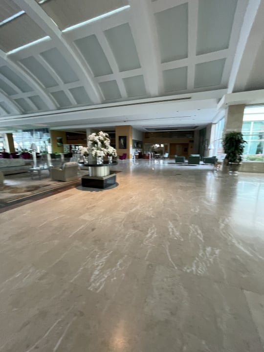 Lobby Hotel Miracle Resort