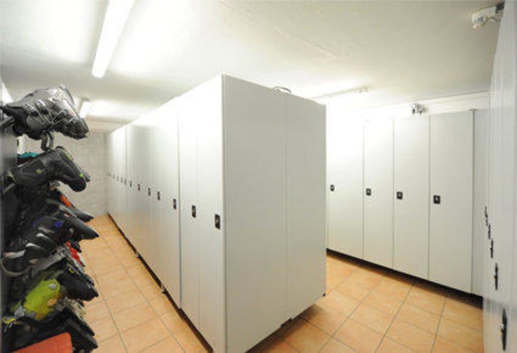 Skikeller mit Boxen Hotel Unterellmau