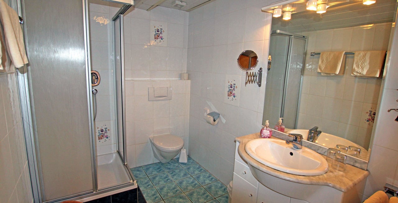 Badezimmer Appartement Zugspitze Apartments Haus am Römerweg