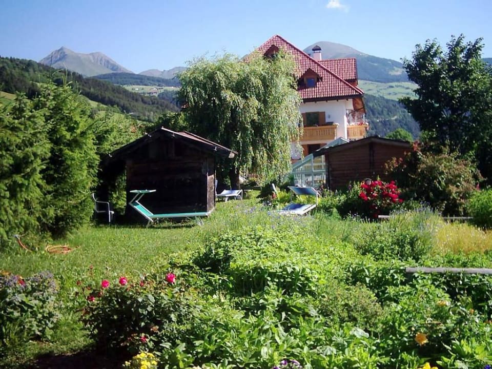 L'Hotel Rogen visto dal giardino delle erbe Natur & Aktiv Hotel Rogen