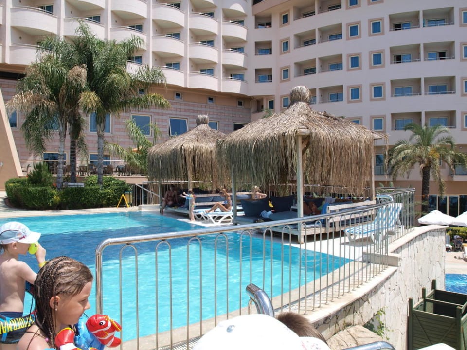 Relax-Pool Long Beach Alanya