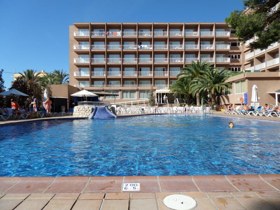 Pool mit Hotel Moon Dreams Coral Beach