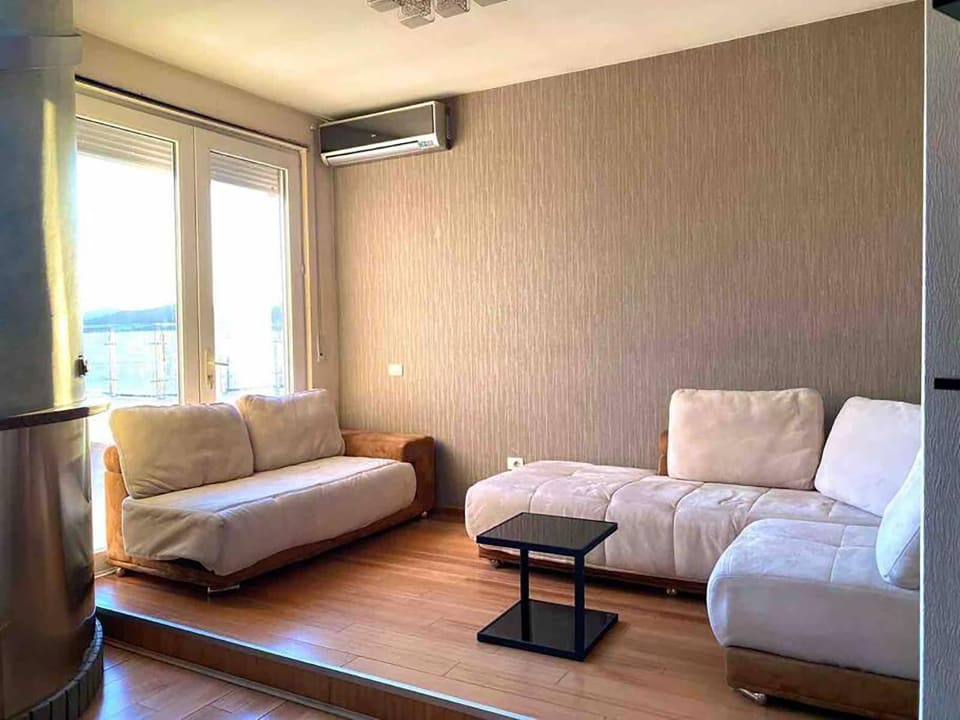 Zimmer Penthouse ORION Tirana