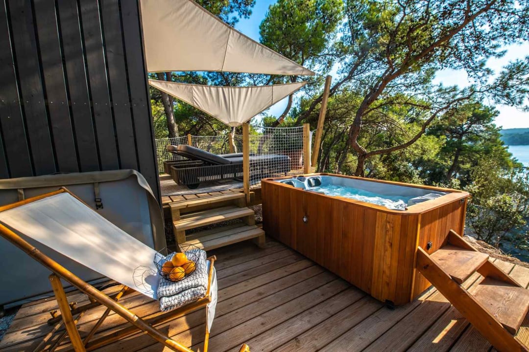 Zimmer Arena One 99 Glamping