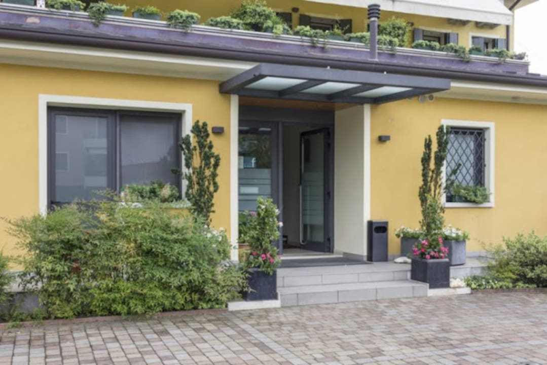 Außenansicht Hotel Rovere