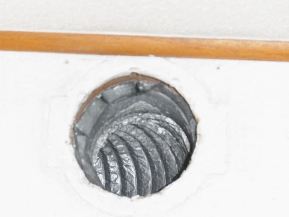 Lüfter ohne Abdeckung Hotel Campanile Paris Porte de Bagnolet