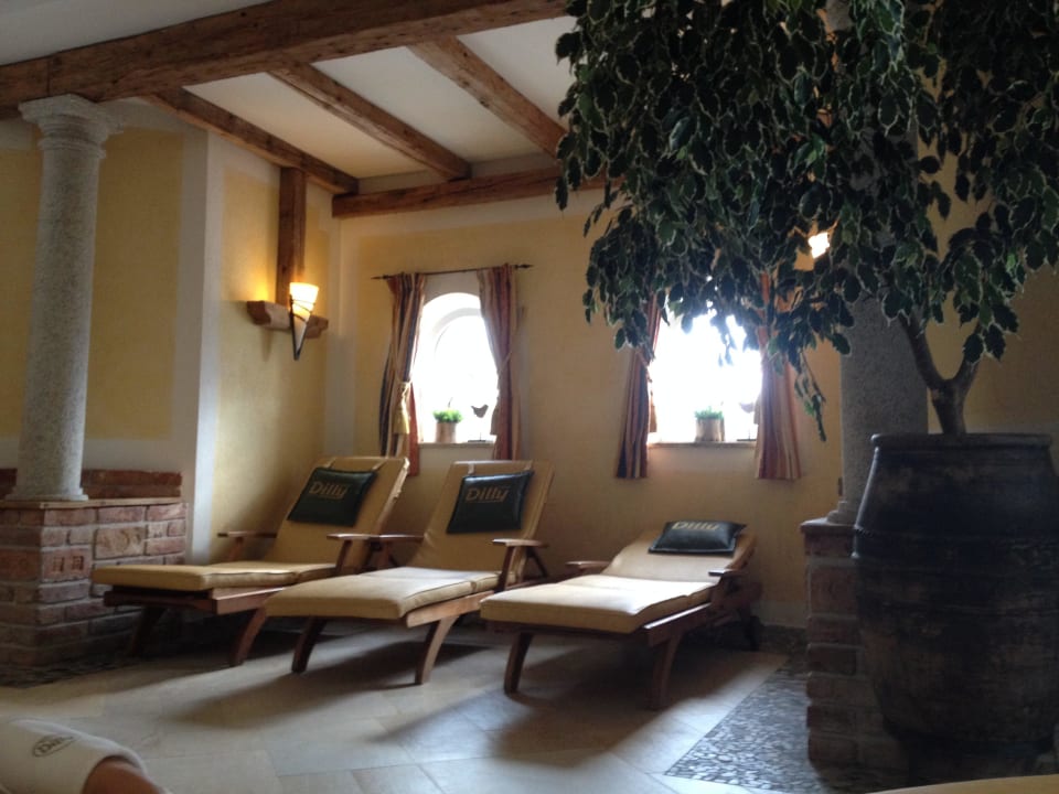 Burgtherme Dilly - Das Nationalpark Resort