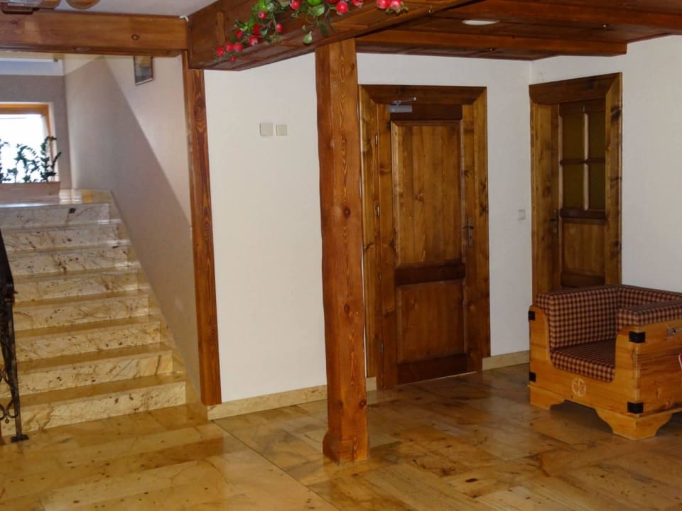 Wzdłuż korytarzy Hotel Bania Thermal & Ski