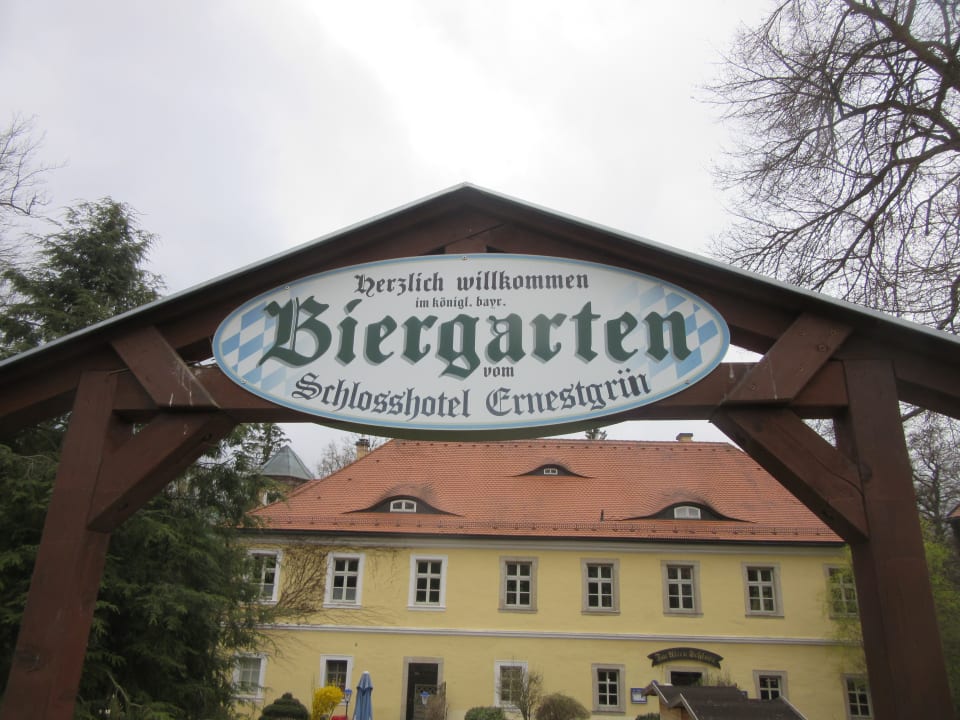 Außenansicht Landschloss Ernestgrün