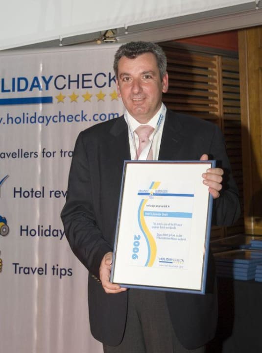 HolidayCheck Award Alexander Beach Hotel & Village Resort