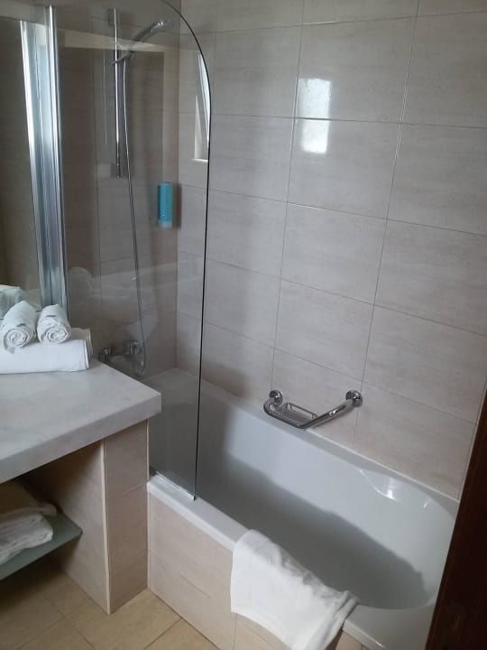 2 Asterias Beach Resort