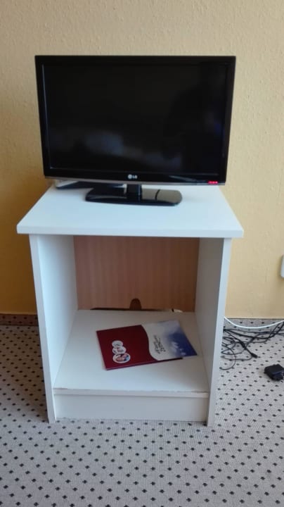 TV und Schrank Landhotel Harz