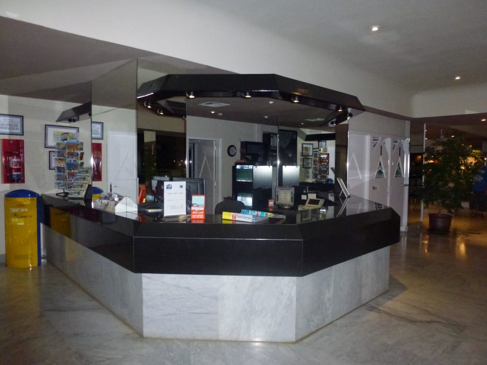 Postkasten neben der Rezeption allsun Hotel Lucana