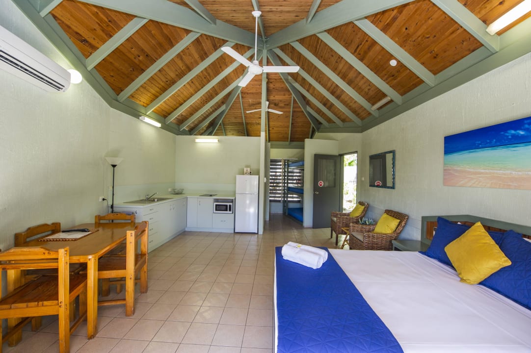 Queen Bure Island Leisure Resort