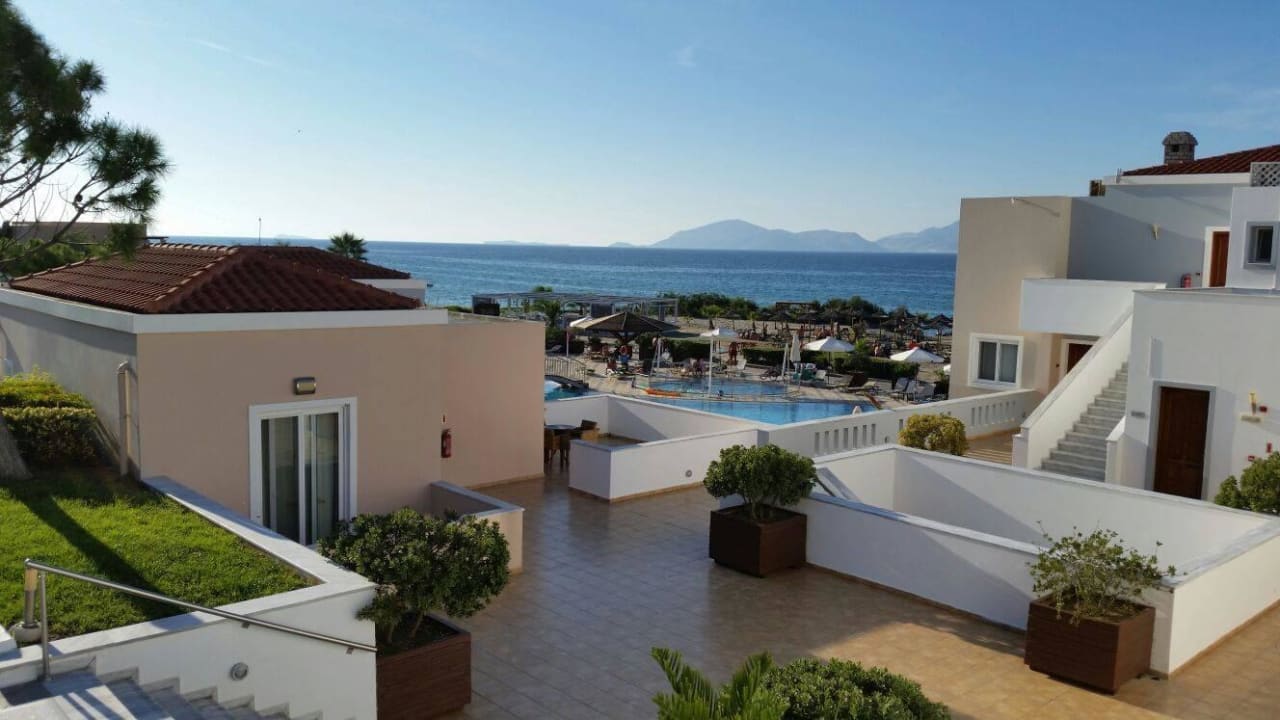 Toller Ausblick vom Hotel Richtung Strand Atlantica Marmari Palace
