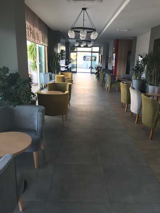 Lobby Side Su Hotel