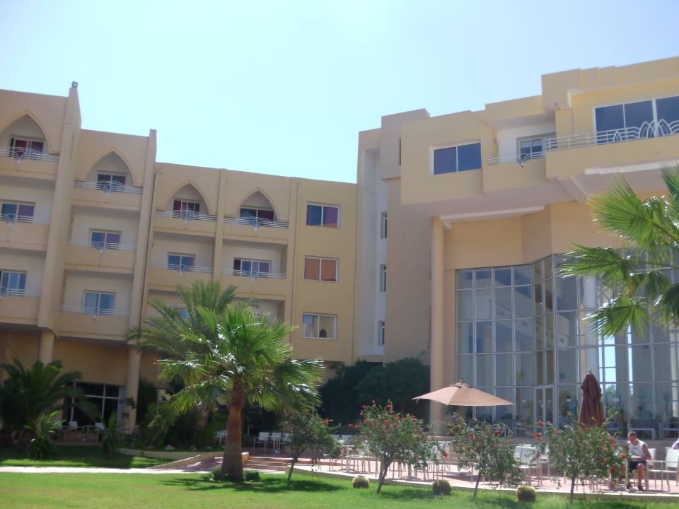 Widok na hotel Skanes Serail Aquapark