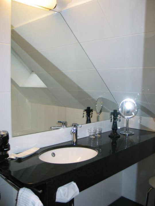 Badezimmer Hotel Weisses Kreuz