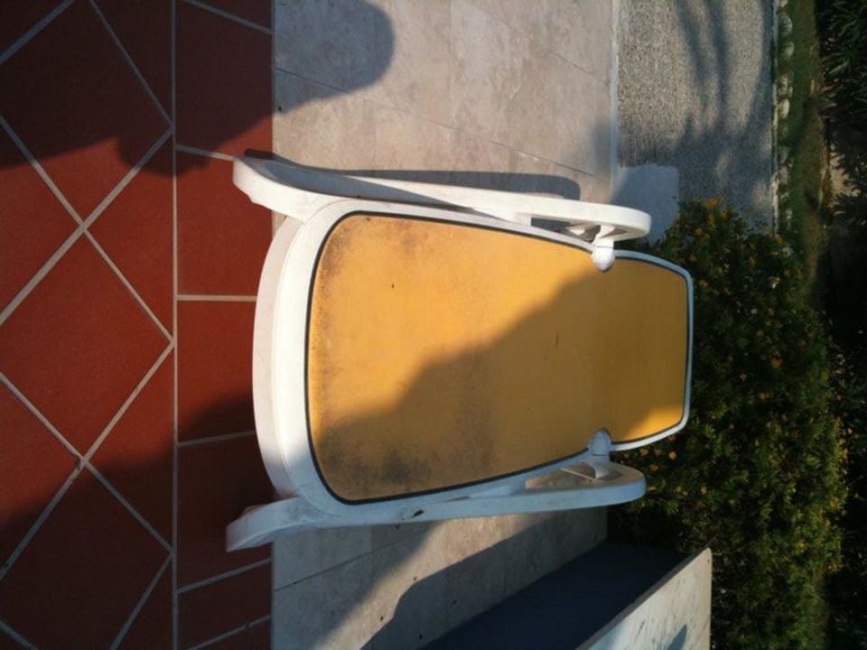 Sonnenliege am Pool TUI BLUE Xanthe