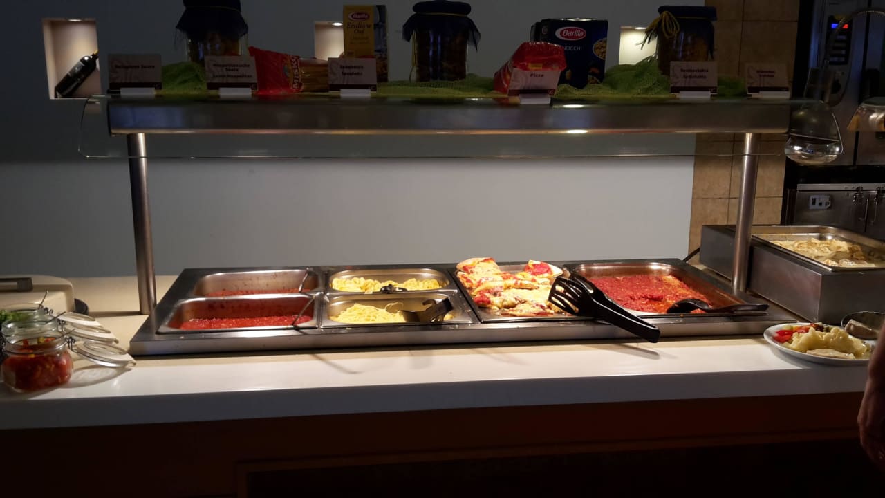 Kleiner Teil des warmen Essens Hotel Corissia Princess