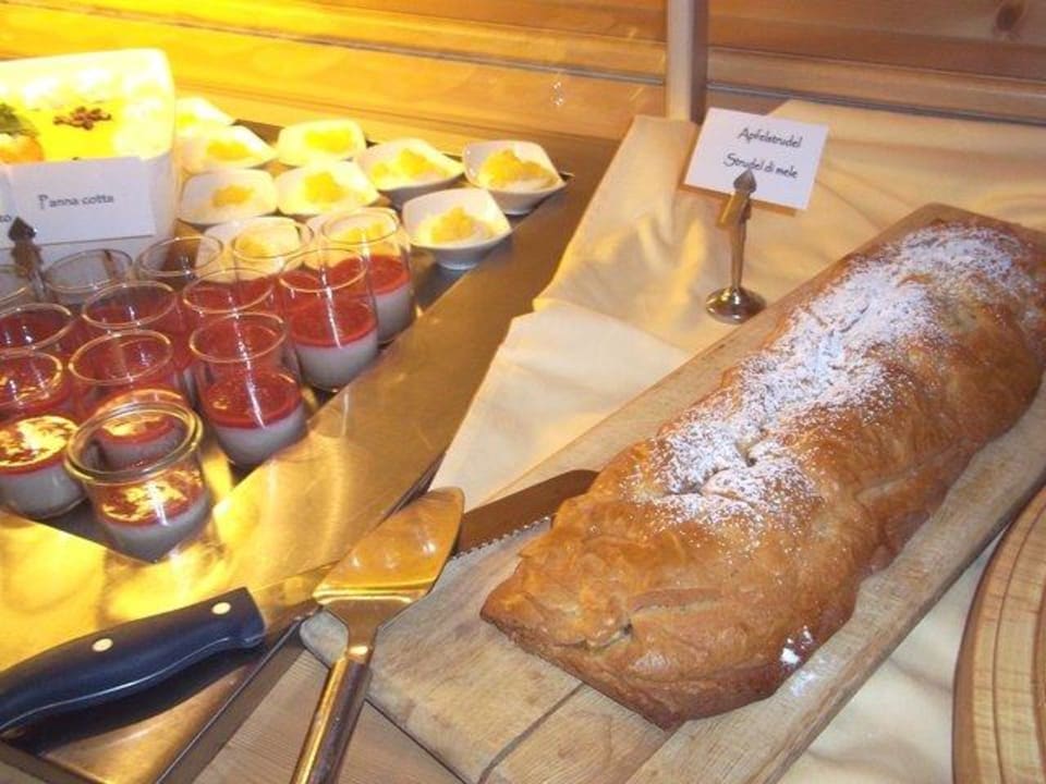 Nachspeisenbüffet  Alphotel Tyrol