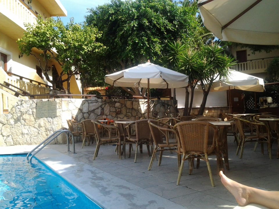 Poolbar Cactus Beach