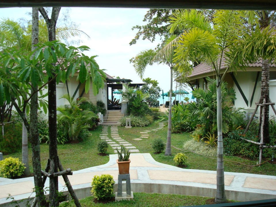 Ausblick vom Bungalow Baan Khaolak Beach Resort
