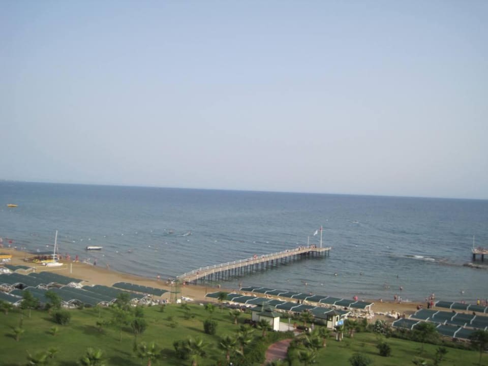 Ausblick vom Riesenrad zum Strand Hotel Turan Prince