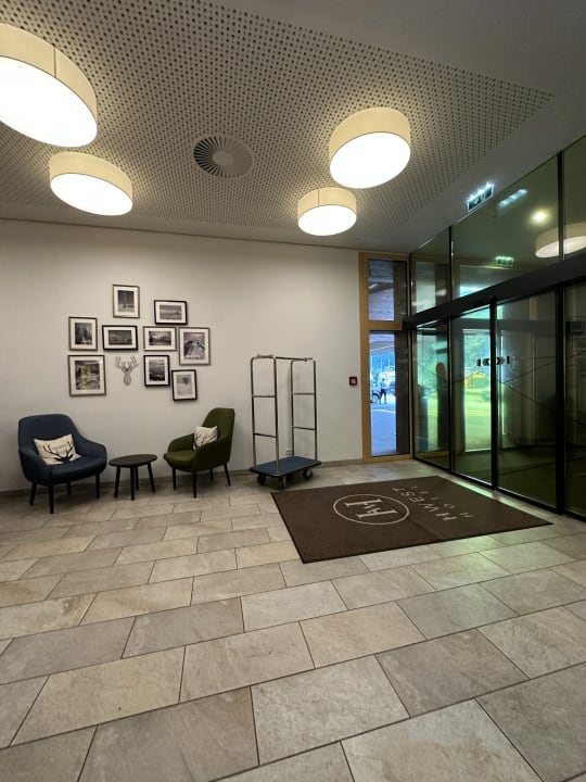 Lobby Hwest Hotel Hall