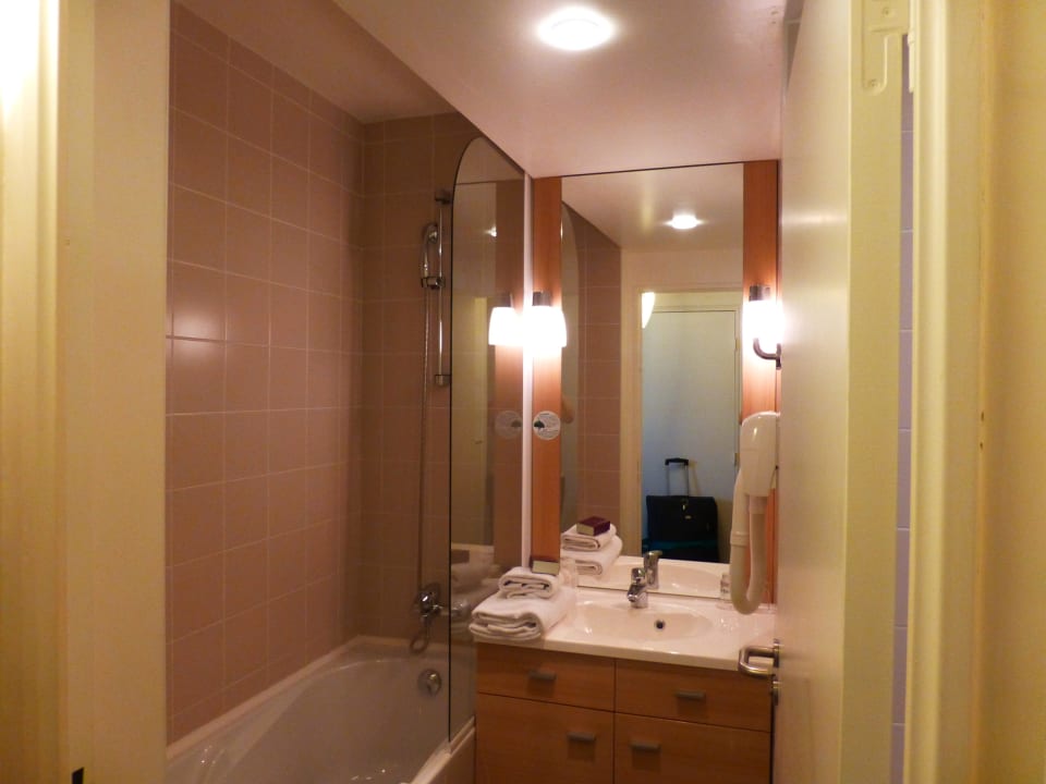 Bad Hotel Park & Suites Prestige Paris