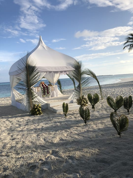 Strand Kuredu Island Resort & Spa