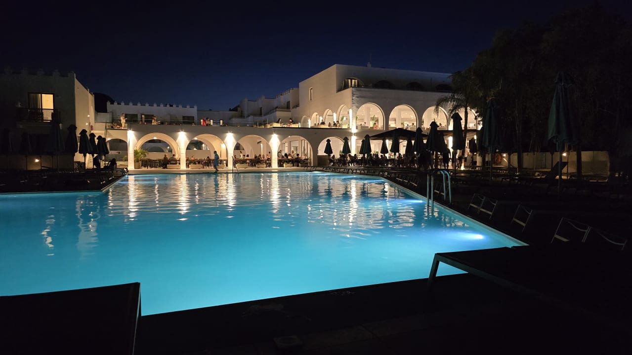 Pool Blue Sea Island