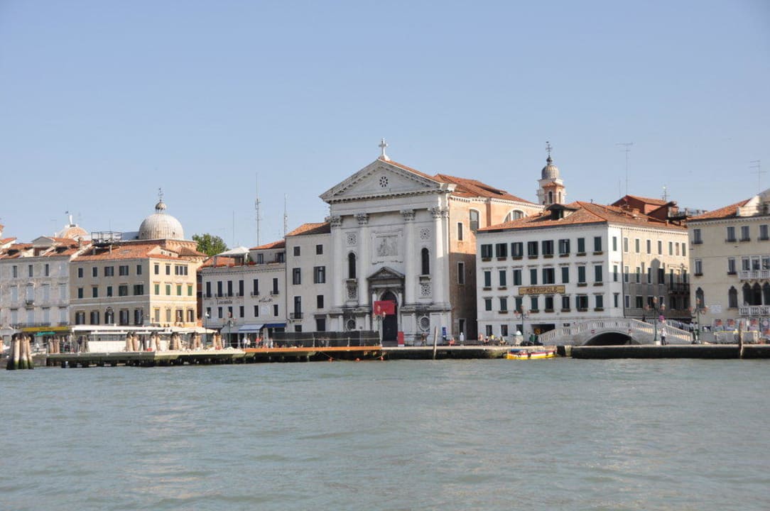 Aussenansicht vom Kanal aus gesehen Hotel Locanda Vivaldi