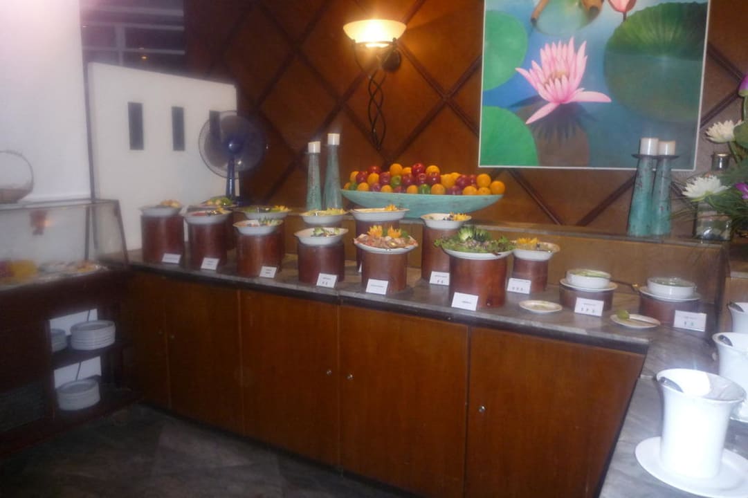 Teil vom Büffet Hotel Lanka Princess Ayurveda