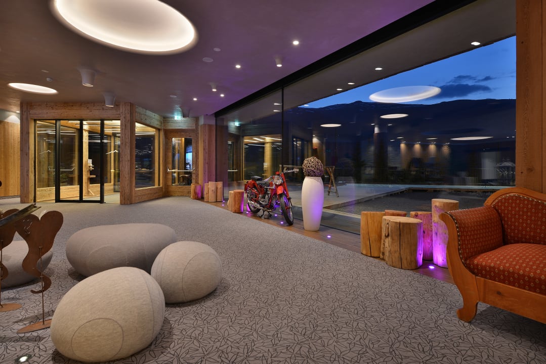 Lobby Alpen Resort