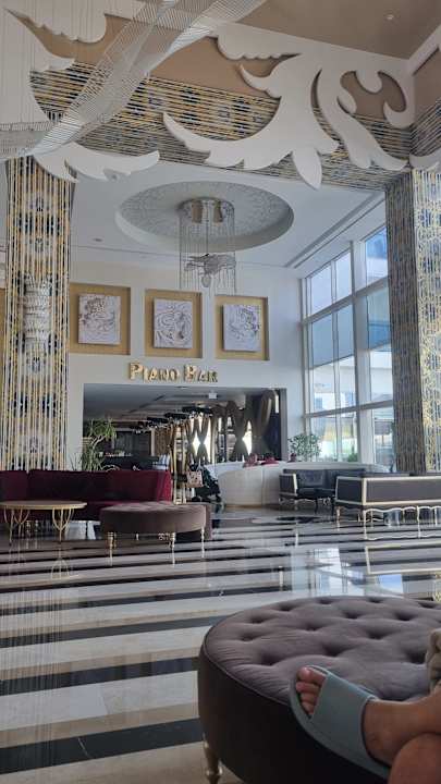 Lobby Azura Deluxe Resort & Spa Hotel