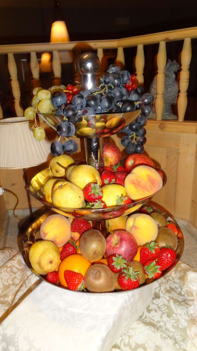 Südtiroler Früchte zum .... Hotel Chalet Mirabell