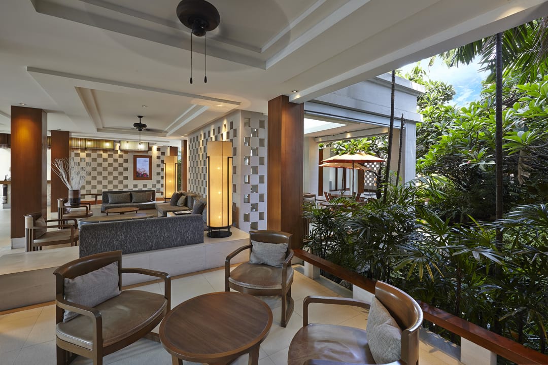Lobby Woodlands Hotel & Resort