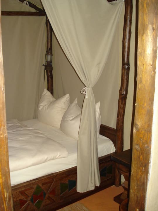 Bett im 2ten Raum Hotel Matamba - Phantasialand Erlebnishotel
