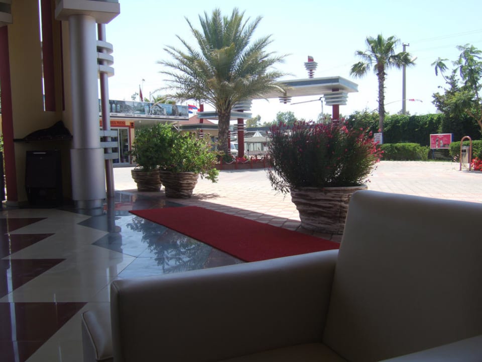 Eingang Hotel Orfeus Park