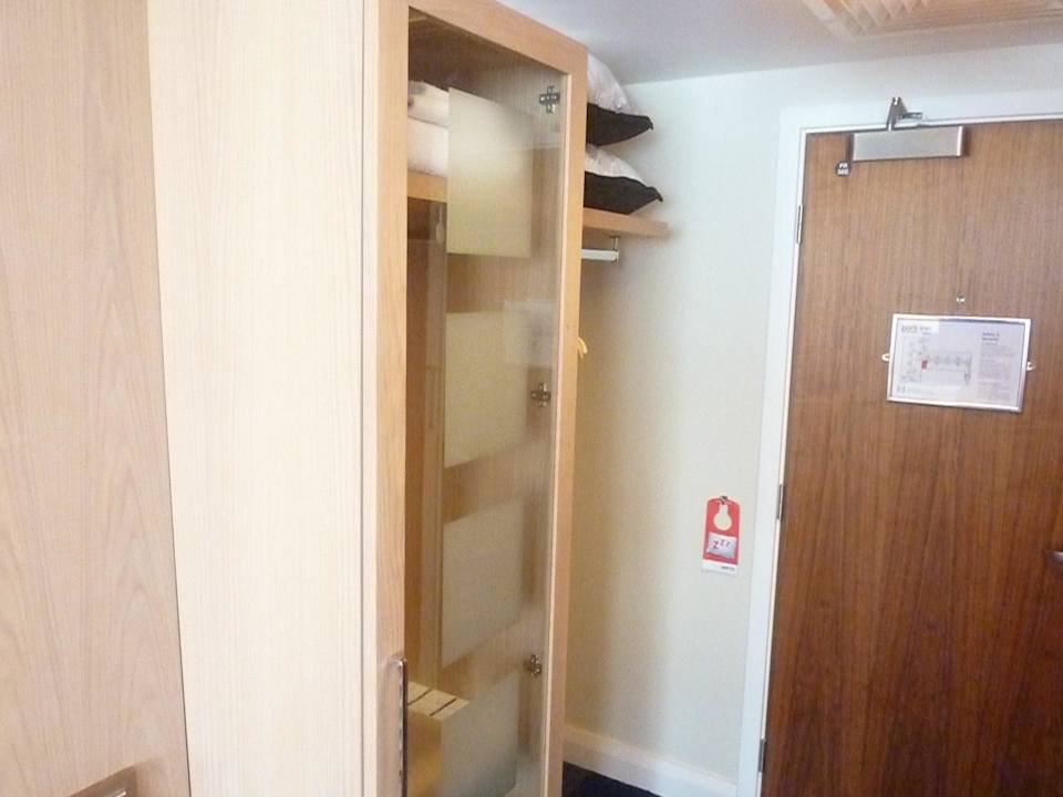 Offene Garderobe Park Inn by Radisson Belfast
