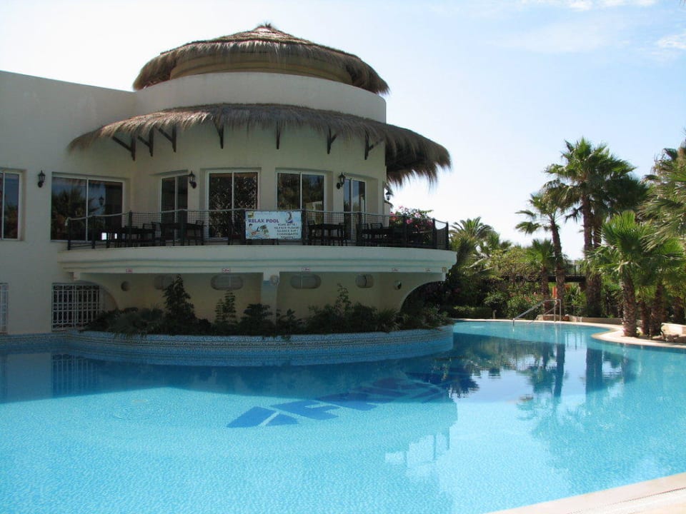 Ruhepool m. Blick a.Spezialitätenrestaurants  TUI MAGIC LIFE Africana