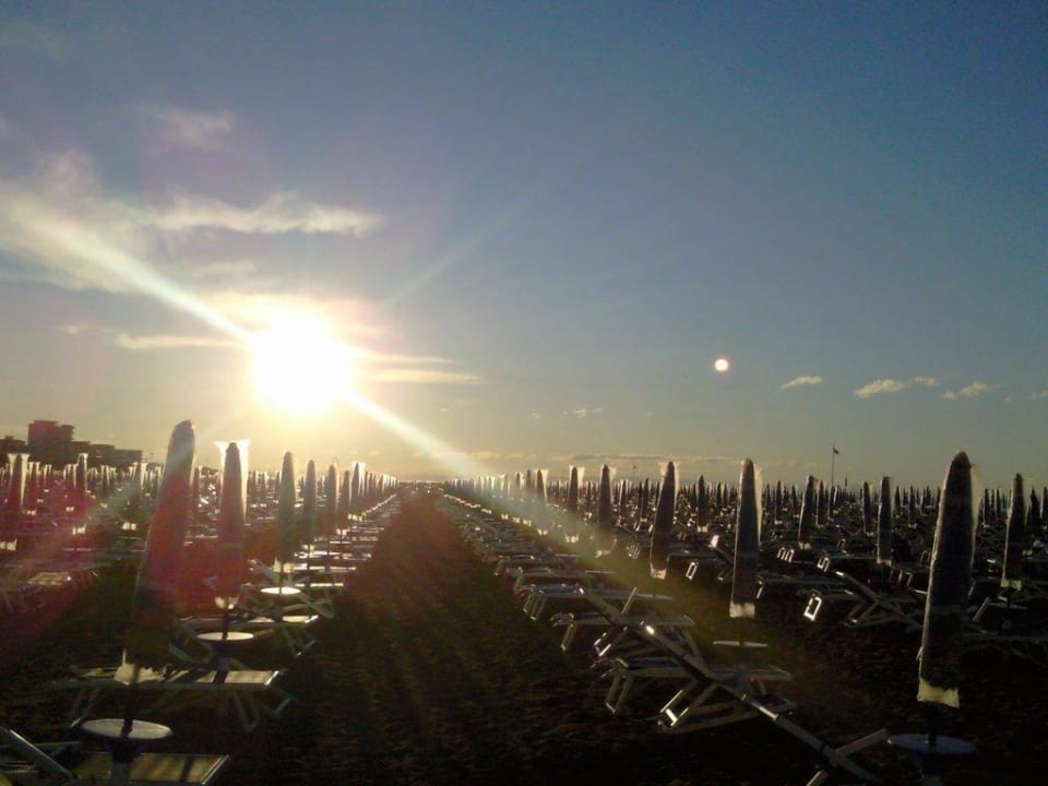 Morgens um 7 Uhr am Strand Hotel Luna