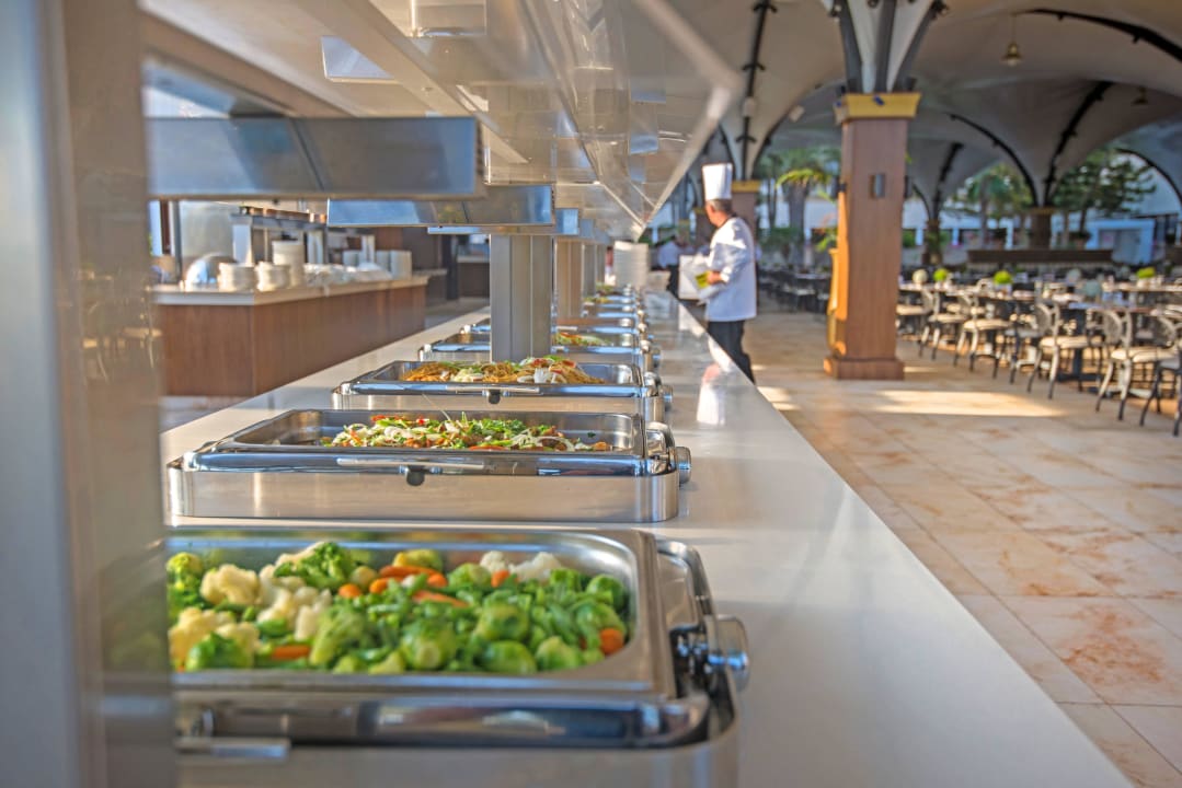Dionyssos Restaurnat Buffet Adams Beach Hotel