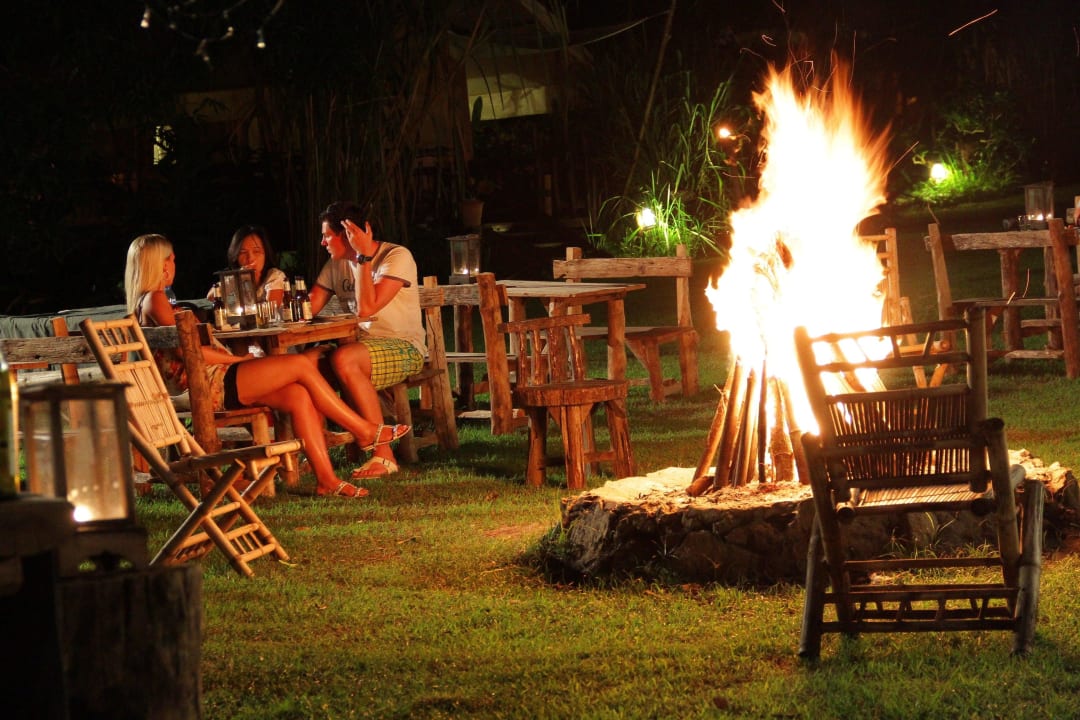 BBQ Camp Fire Hintok River Camp