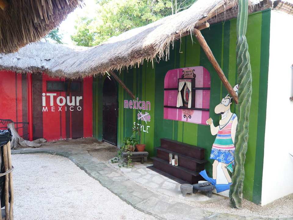 Shopping ITour Tulum Mexico
