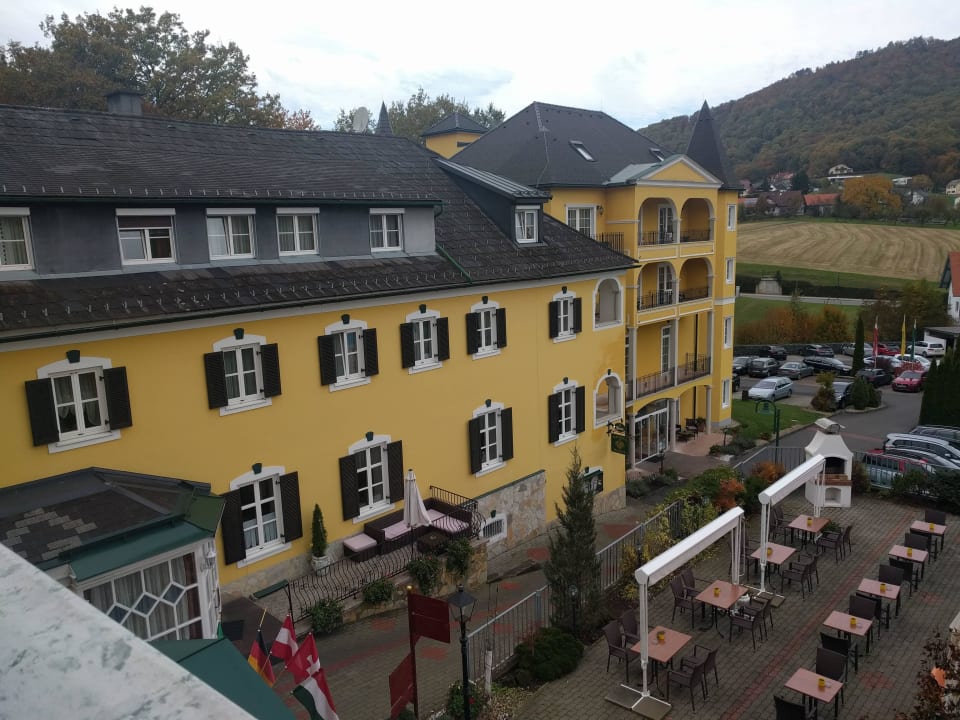 Zum Parkplatz Schlössl Hotel Kindl