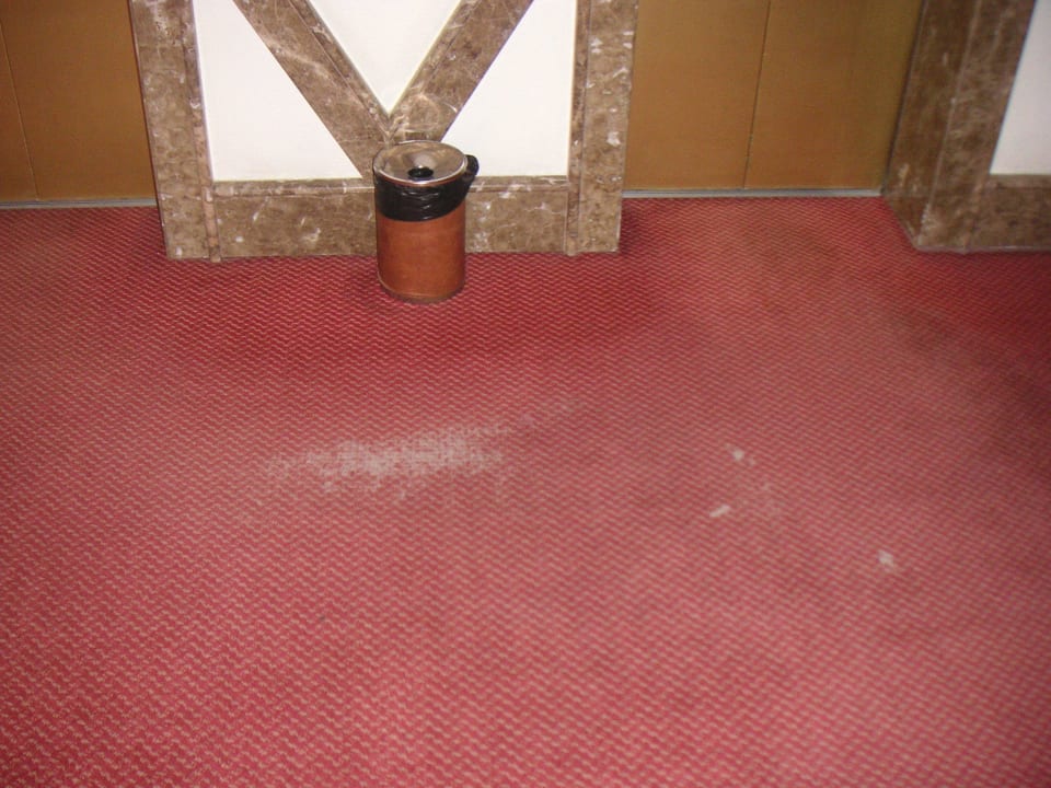 Renovierungsbedürftiger Hotelflurteppich Corallium Dunamar by Lopesan Hotels