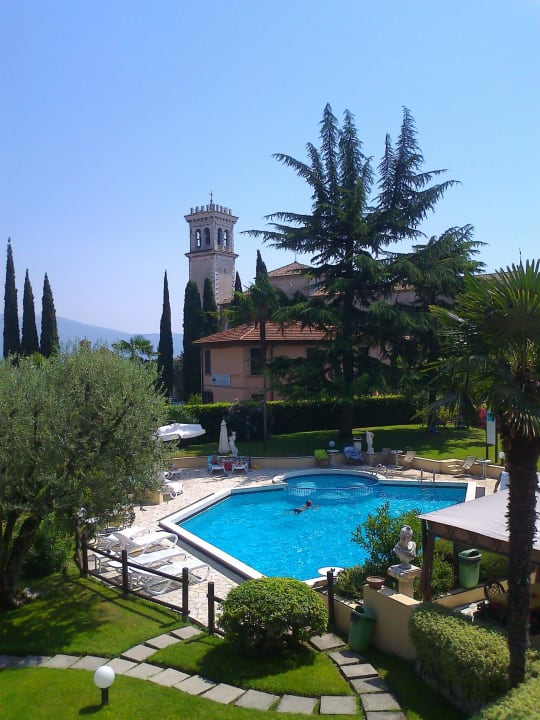 Panoramica della piscina Hotel Adria n Resort